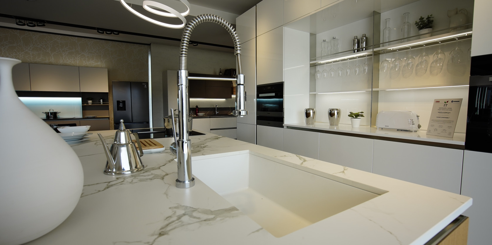 LOUNGE Pro   Laccato e Rovere nodoso