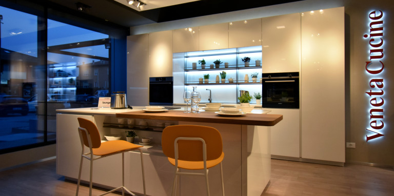 Lounge laccato lucido