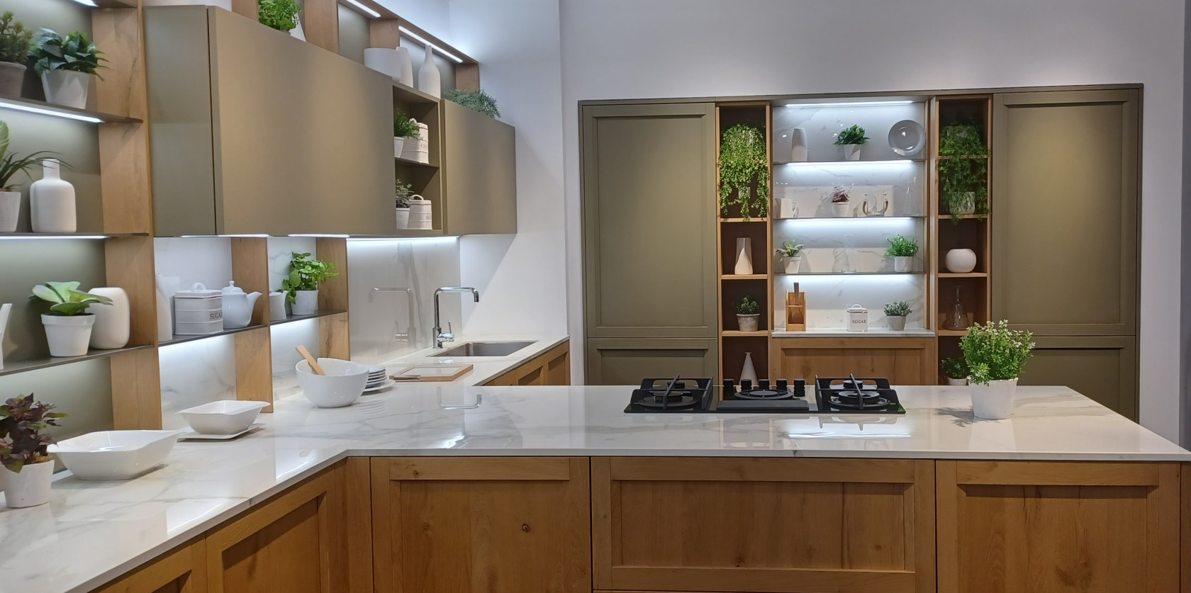 VENETA CUCINE - MILANO