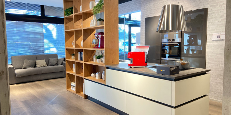 Cucina Riflex in vetro laccato lucido e opaco