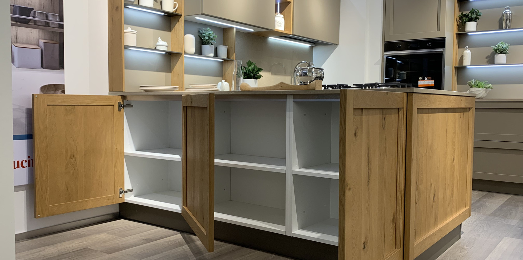 Cucina con penisola modello MILANO