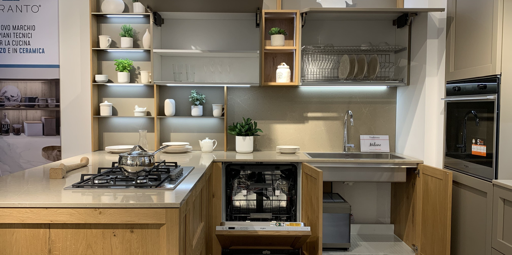 Cucina con penisola modello MILANO