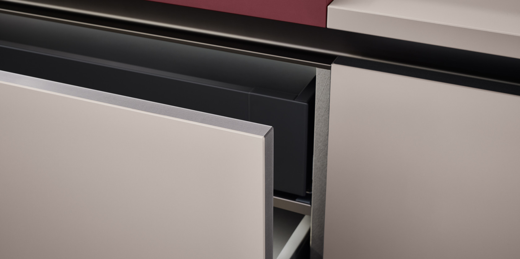 LIKE J - Il design dalle linee pure