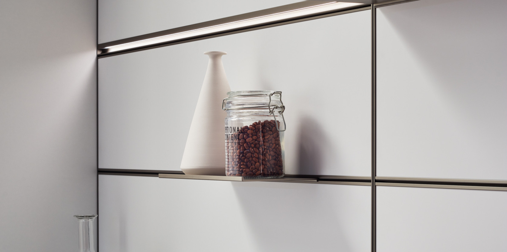 LIKE J - Il design dalle linee pure