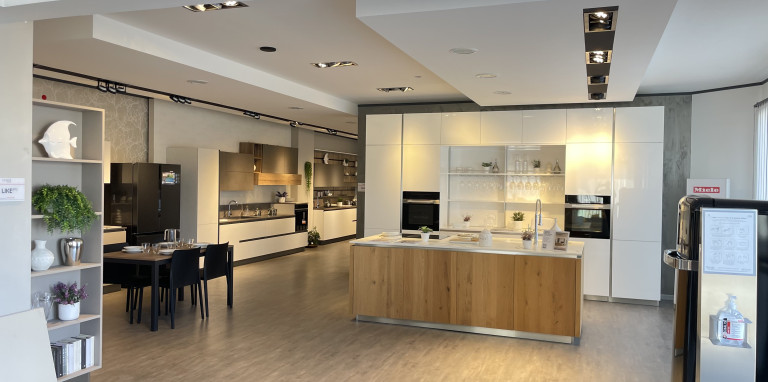 LOUNGE Pro   Laccato e Rovere nodoso