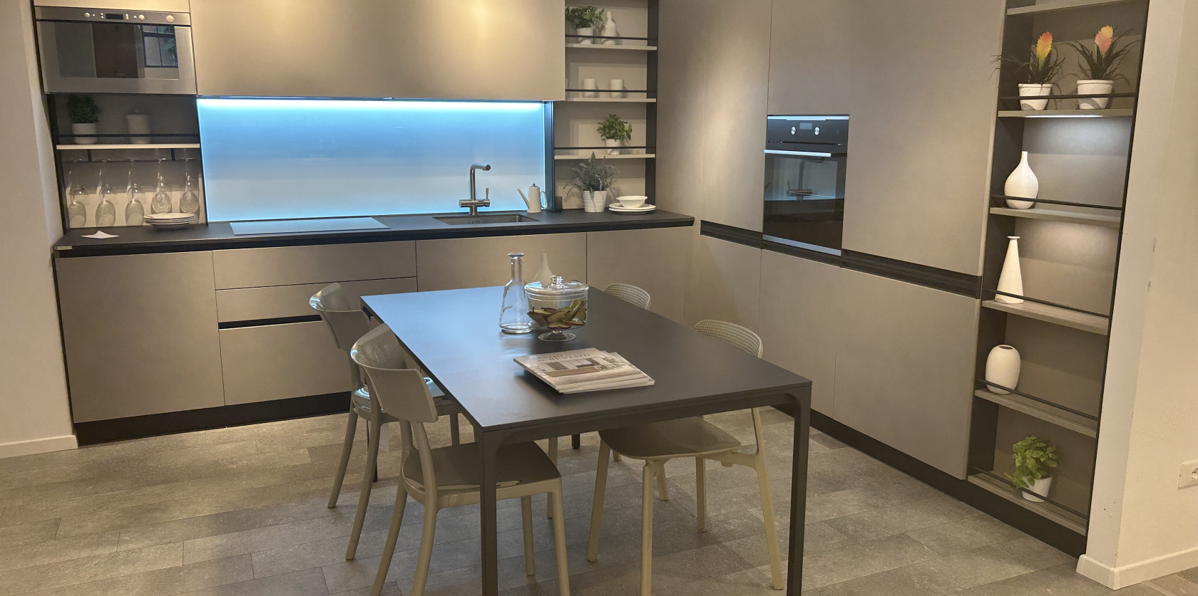 VENETA CUCINE - START J / PRESA