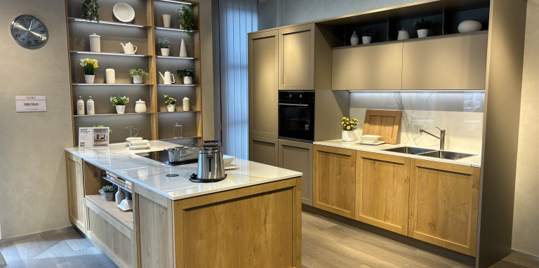 VENETA CUCINE - MILANO