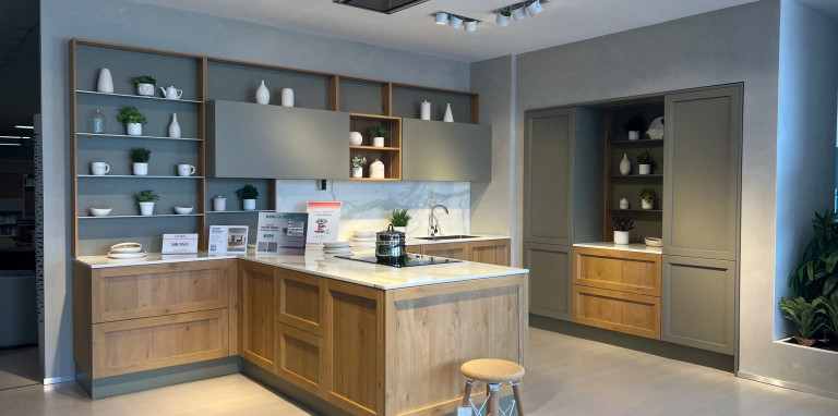 VENETA CUCINE - MILANO