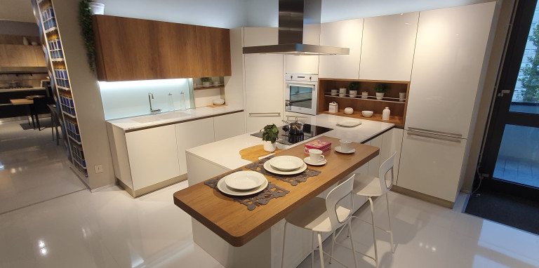 VENETA CUCINE mod. LIKE J
