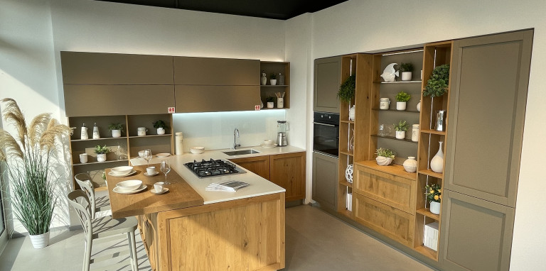 VENETA CUCINE - MILANO