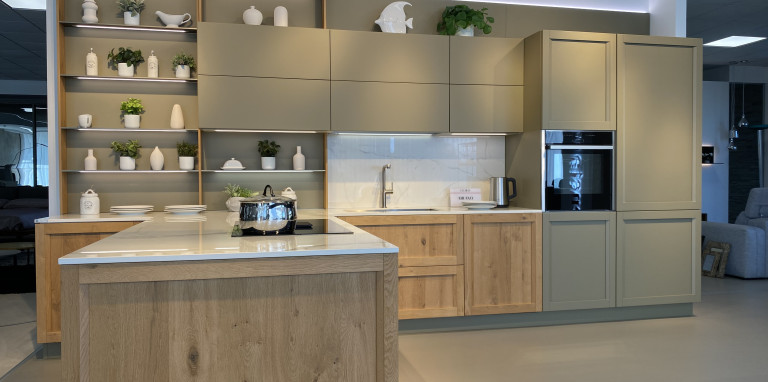 VENETA CUCINE - MILANO