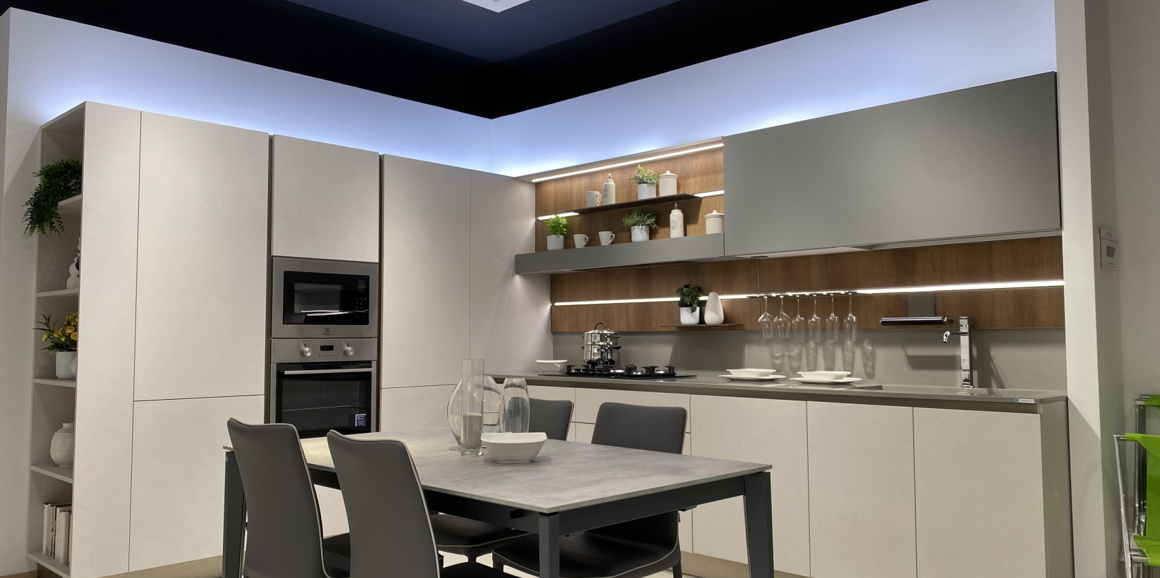 VENETA CUCINE - START TIME J