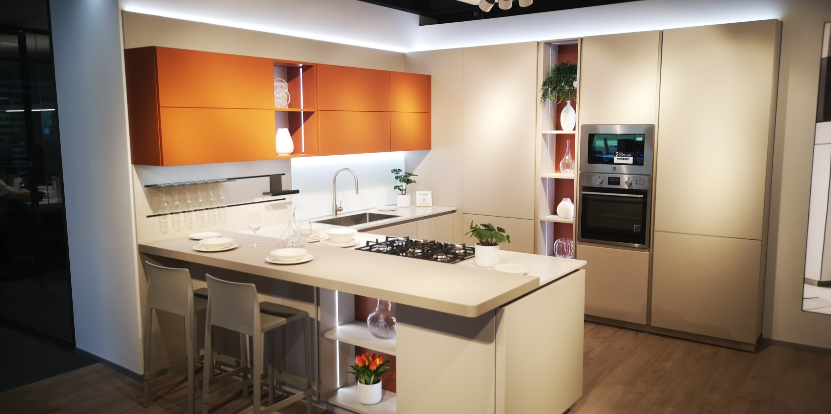 LOUNGE LACCATO OPACO