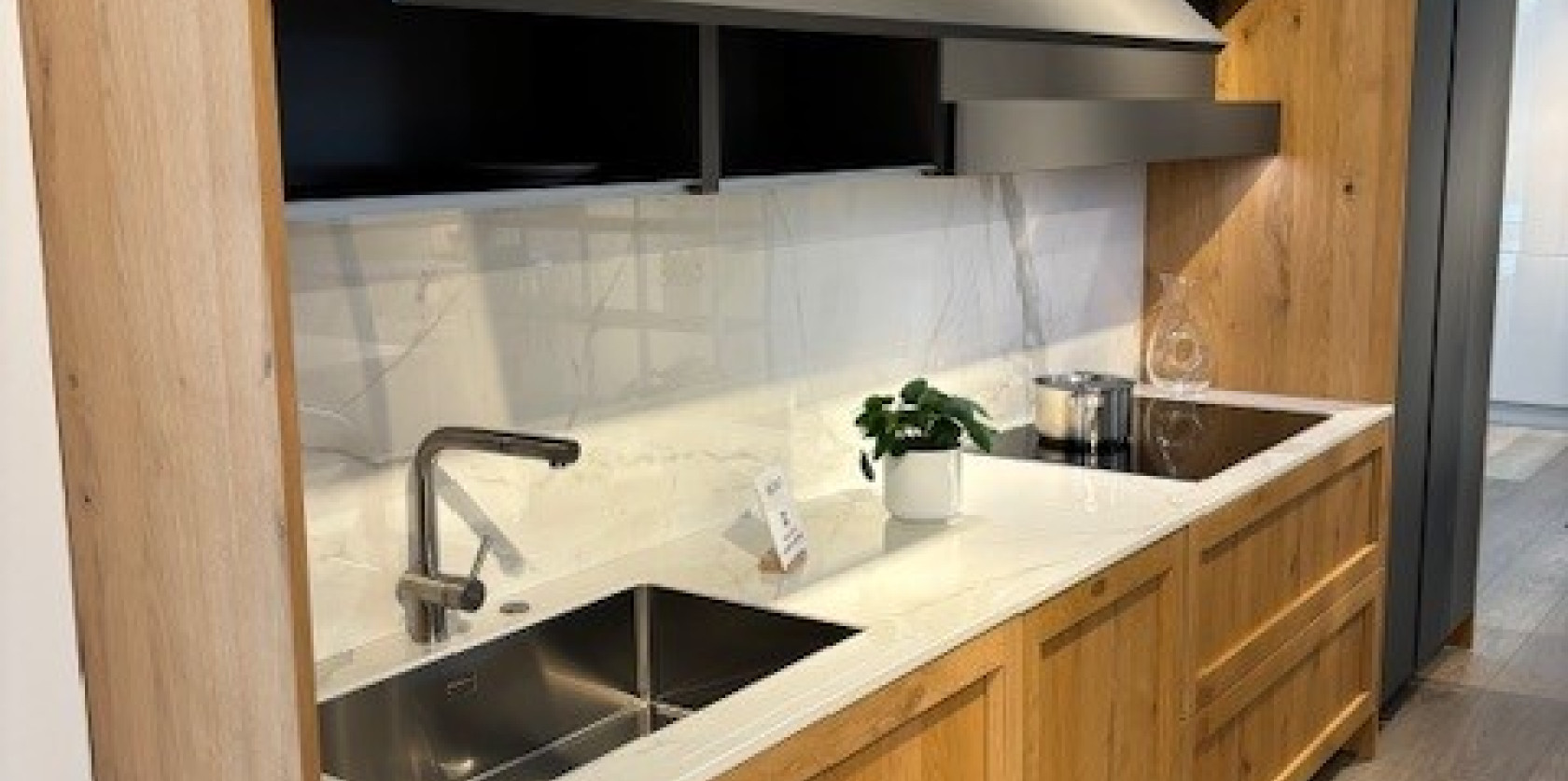 VENETA CUCINE - MILANO