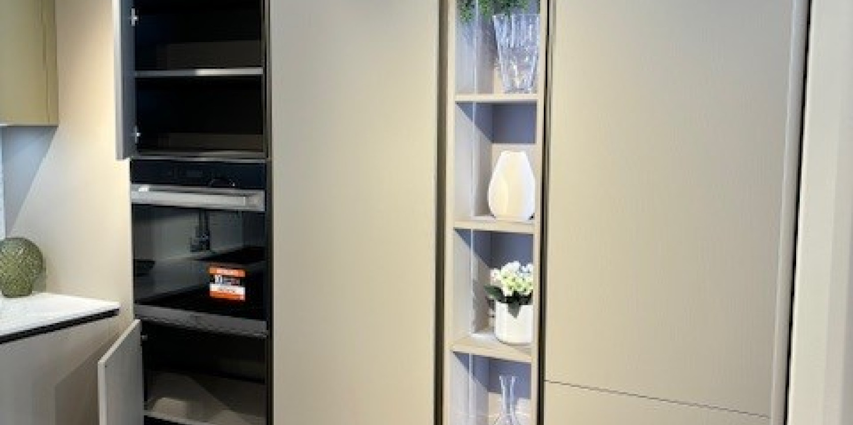 VENETA CUCINE - START TIME J