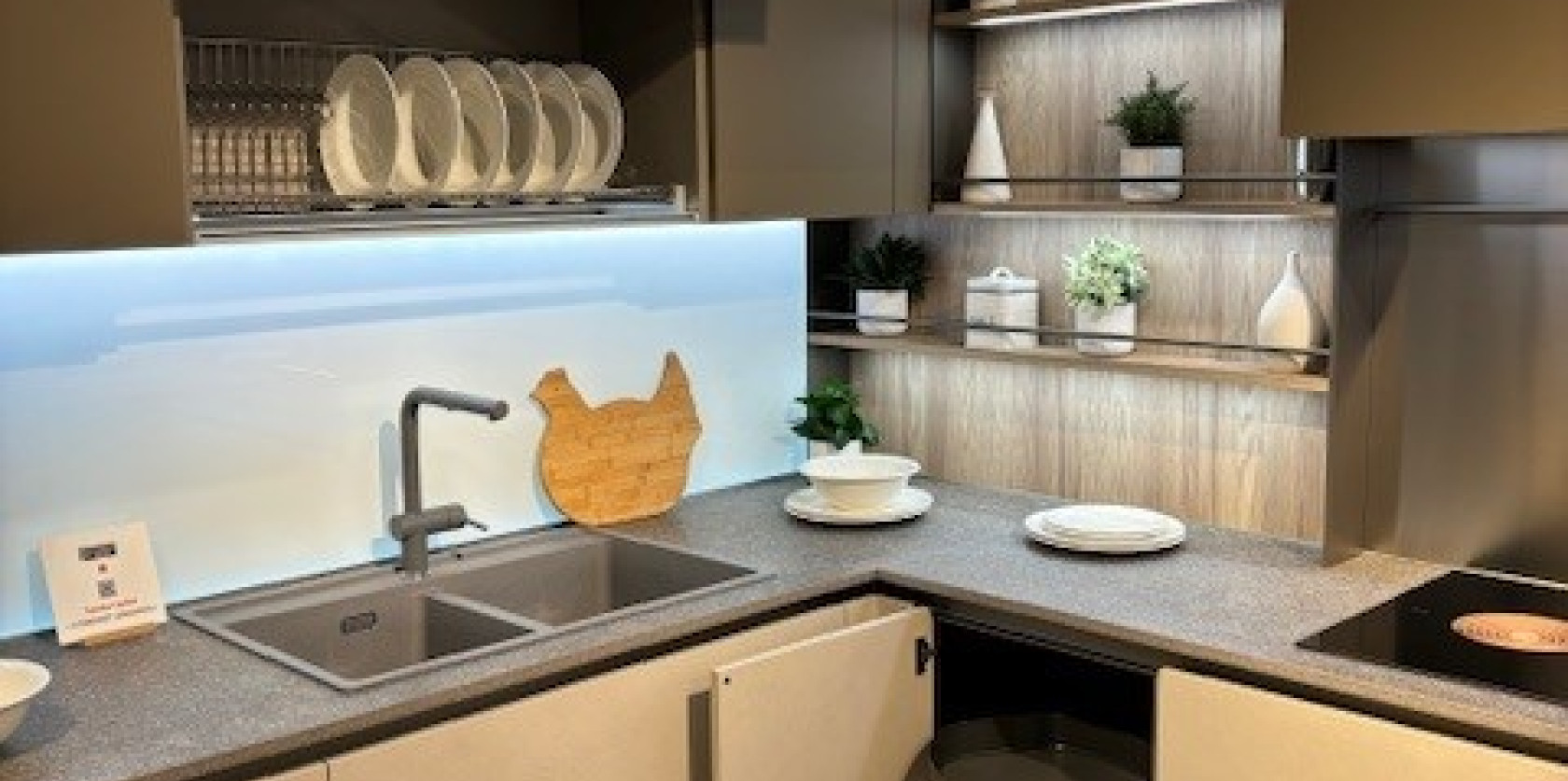 VENETA CUCINE - START TIME J