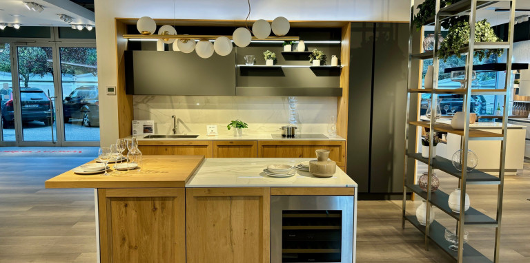 VENETA CUCINE - MILANO