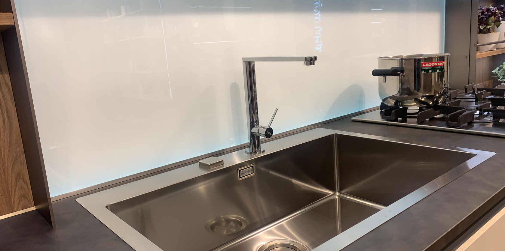 Cucina ad angolo con snack modello START TIME PRESA