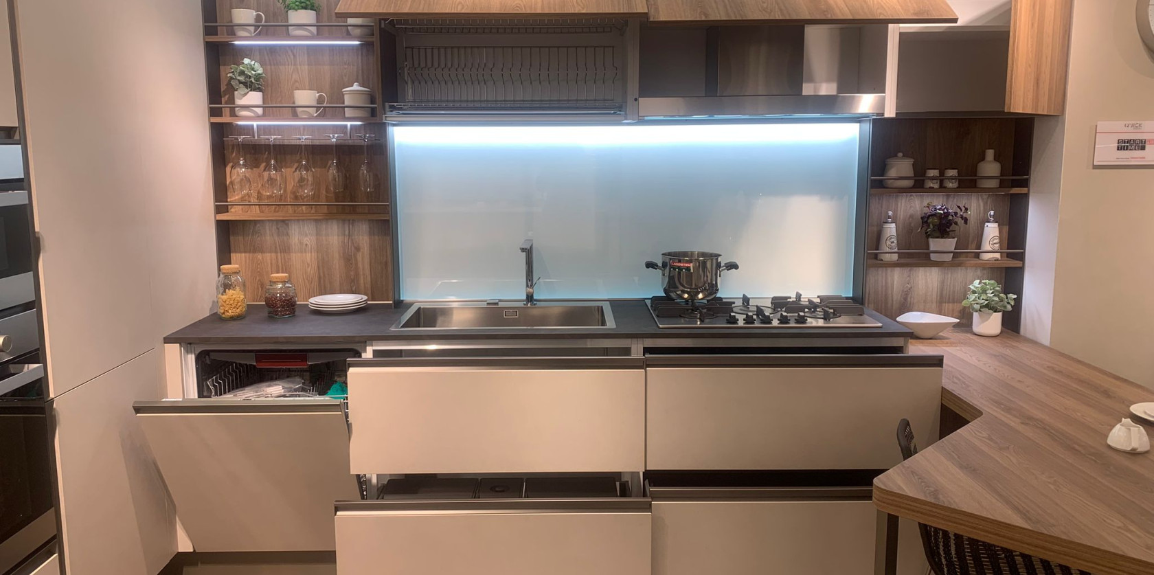 Cucina ad angolo con snack modello START TIME PRESA