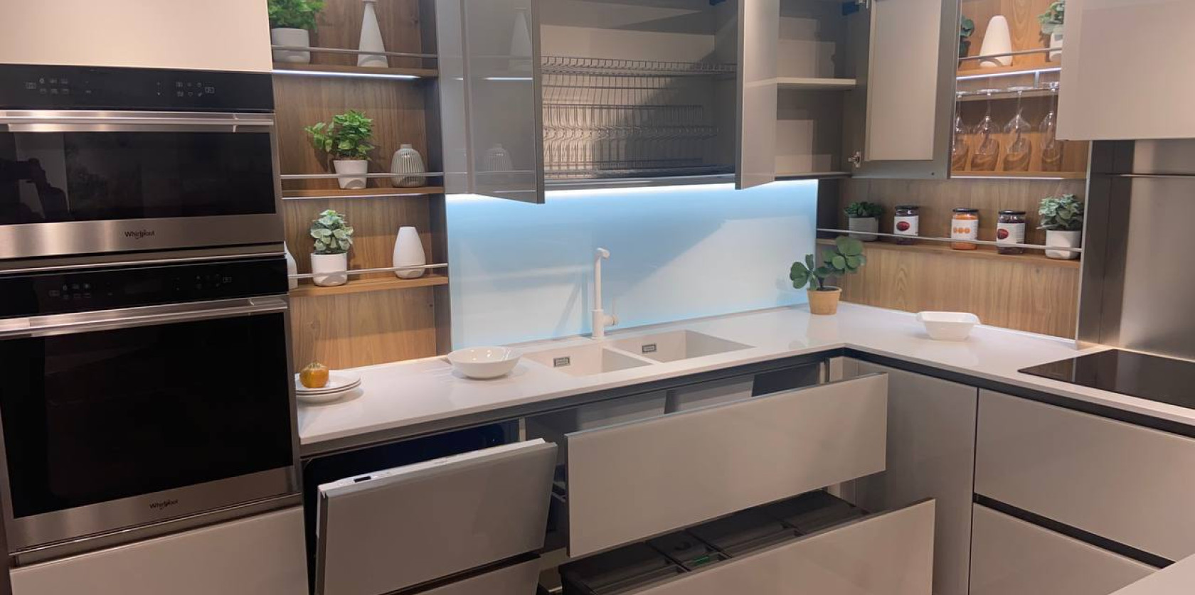 Cucina con penisola modello RIFLEX