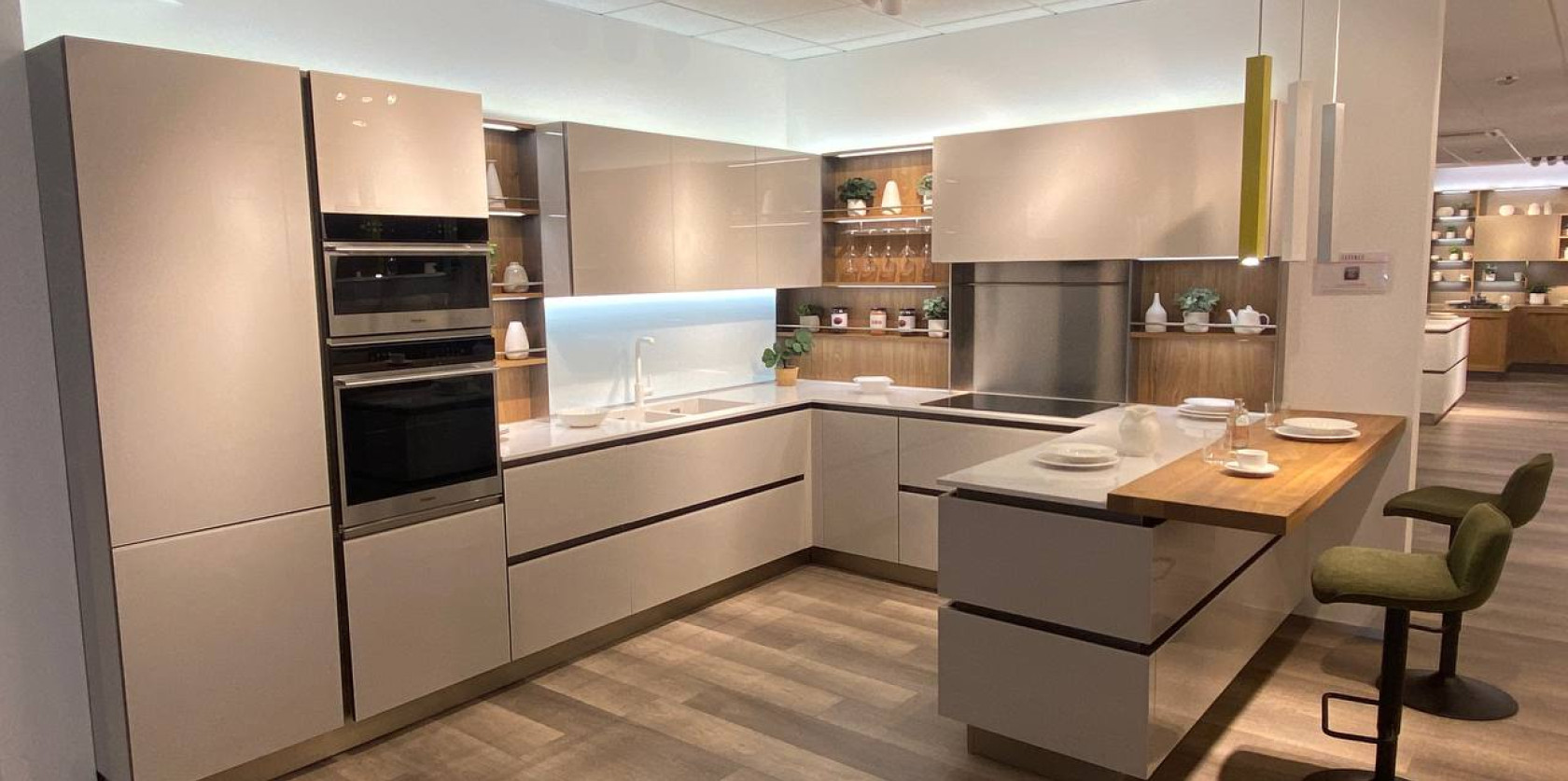 Cucina con penisola modello RIFLEX