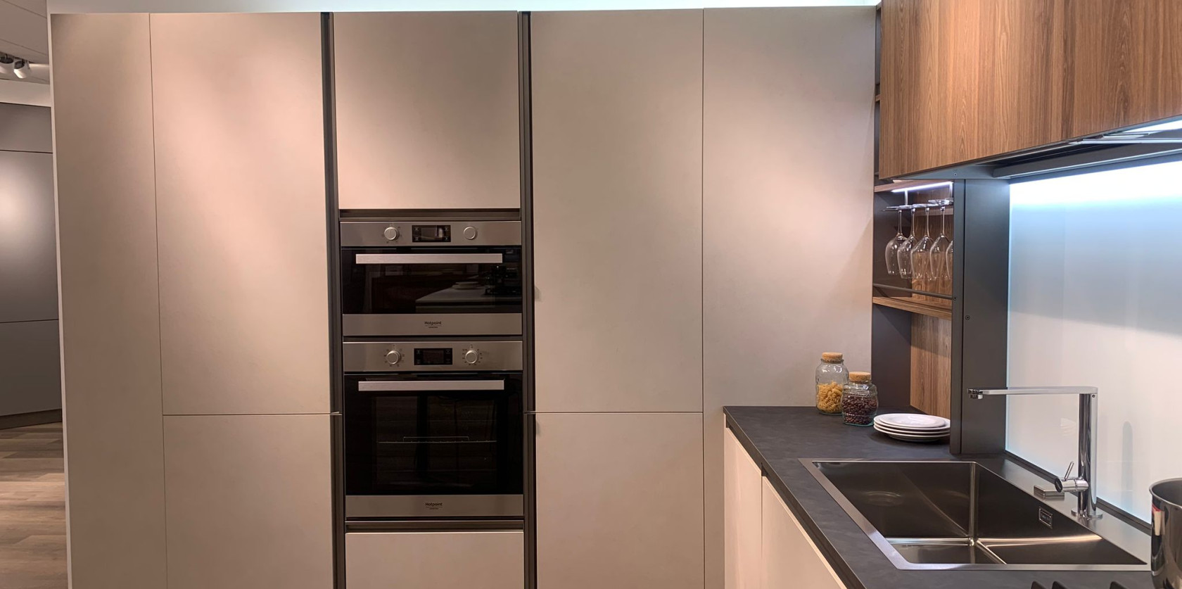 Cucina ad angolo con snack modello START TIME PRESA