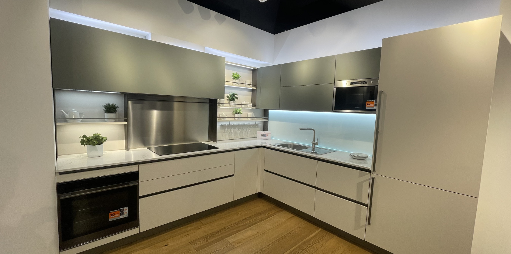 Start Time J - Veneta Cucine