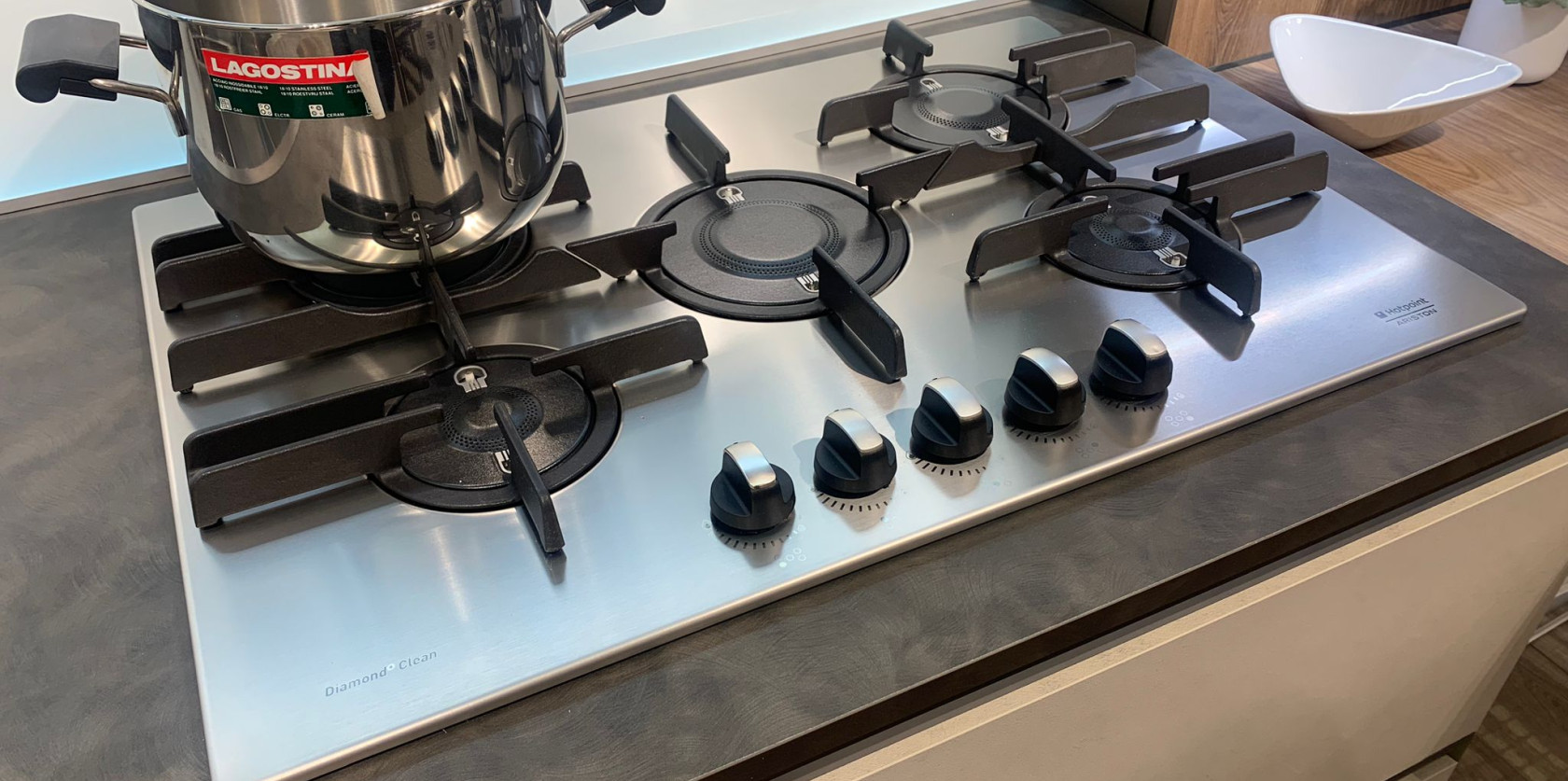 Cucina ad angolo con snack modello START TIME PRESA