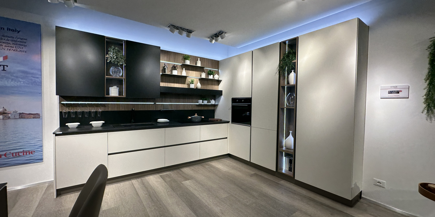 Veneta Cucine - Modello Start Time J 2