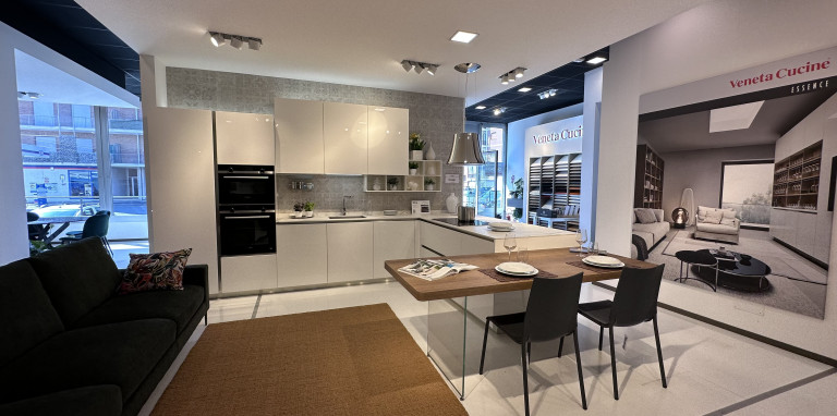 LOUNGE LACCATO LUCIDO 