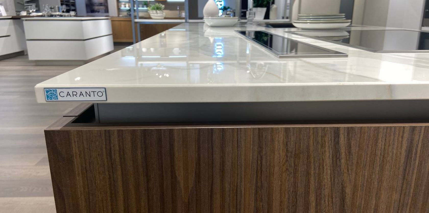 Cucina con isola modello LOUNGE-BIANCA