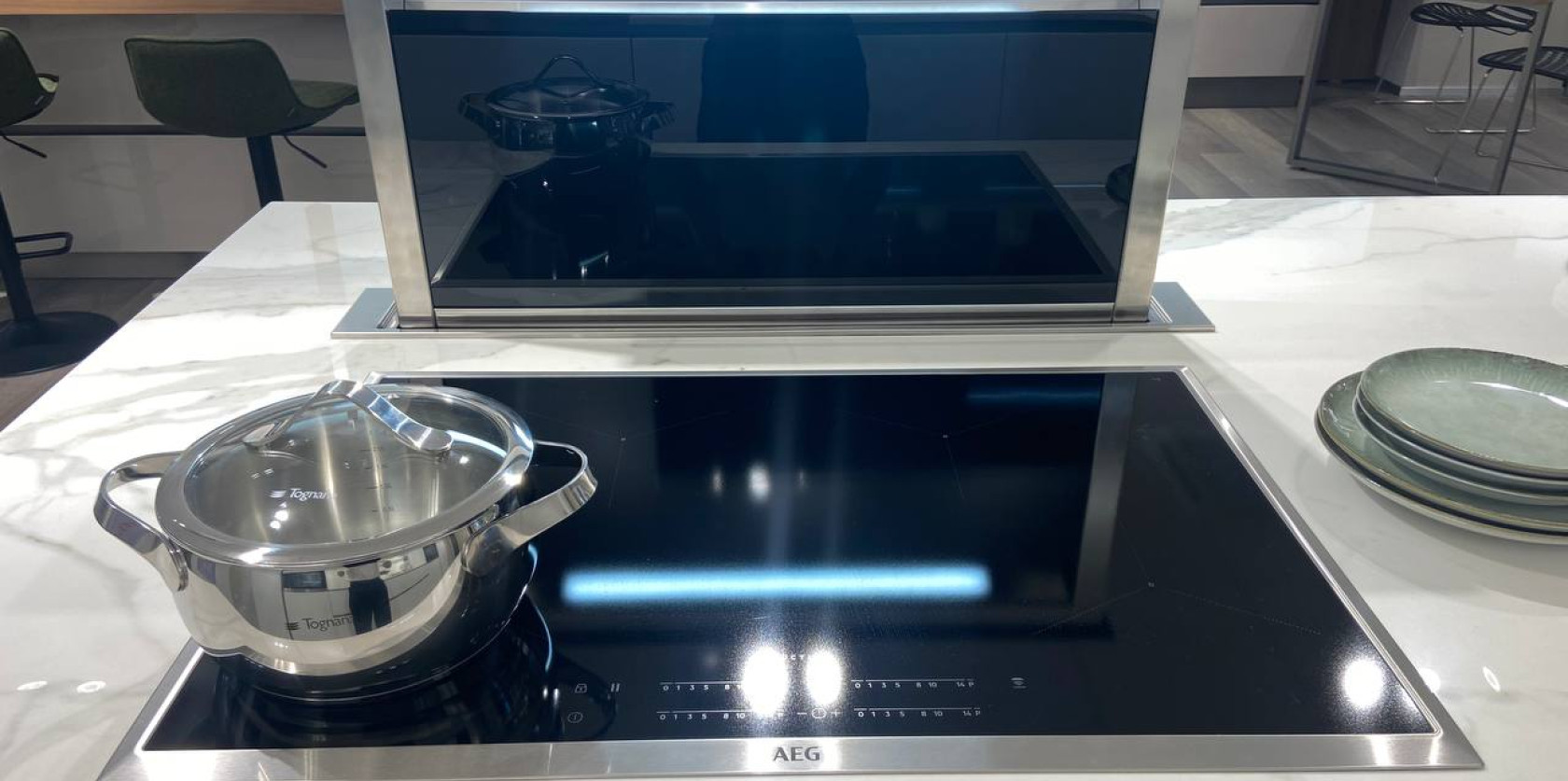 Cucina con isola modello LOUNGE-BIANCA