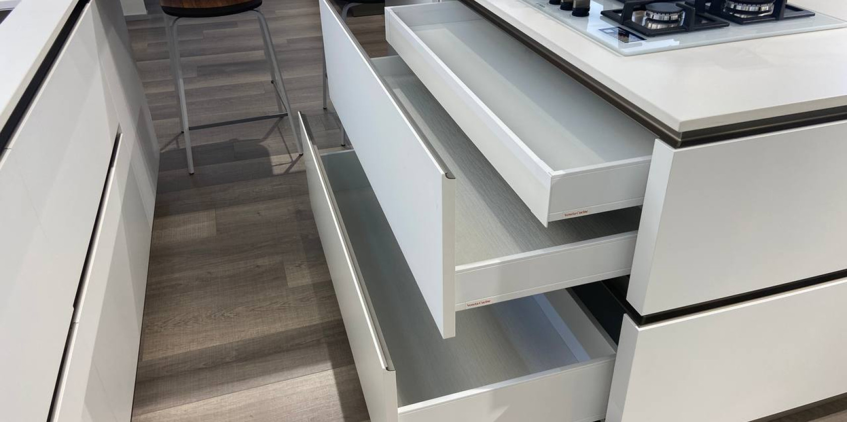 Cucina con isola modello OYSTER PRO