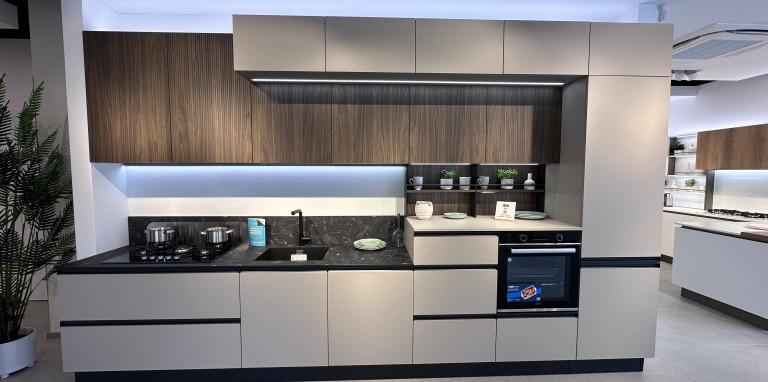 Veneta Cucine - Modello Start Time Presa