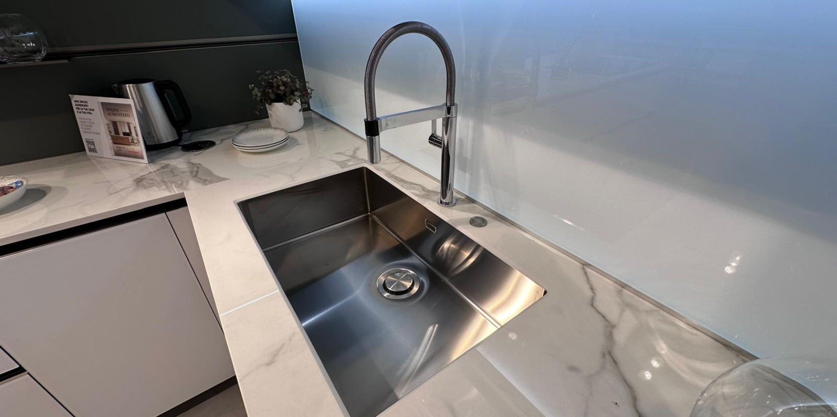 Veneta Cucine - Modello Lounge - Convivio