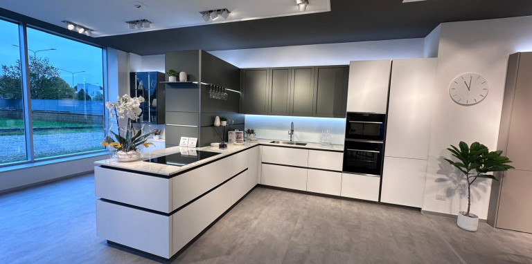 Veneta Cucine - Modello Lounge - Convivio