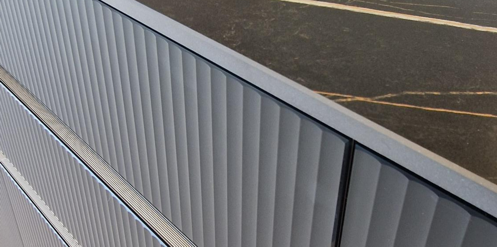 Iconica Vetro Opaco