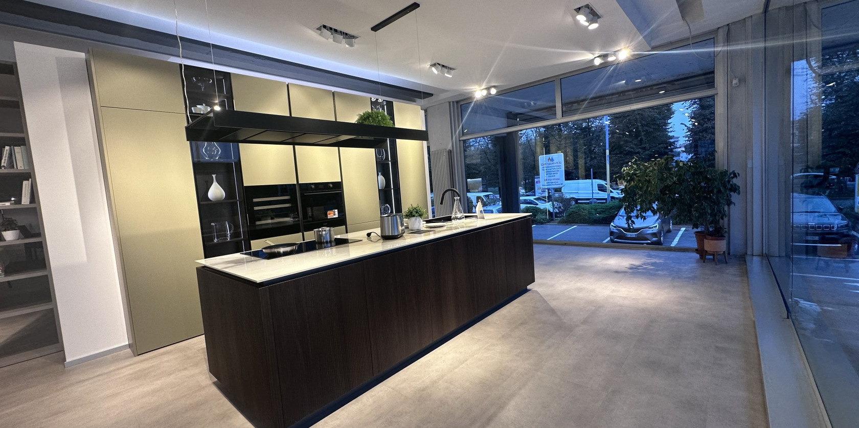 Lounge cannete' rovere scuro e vetro opaco verde militare