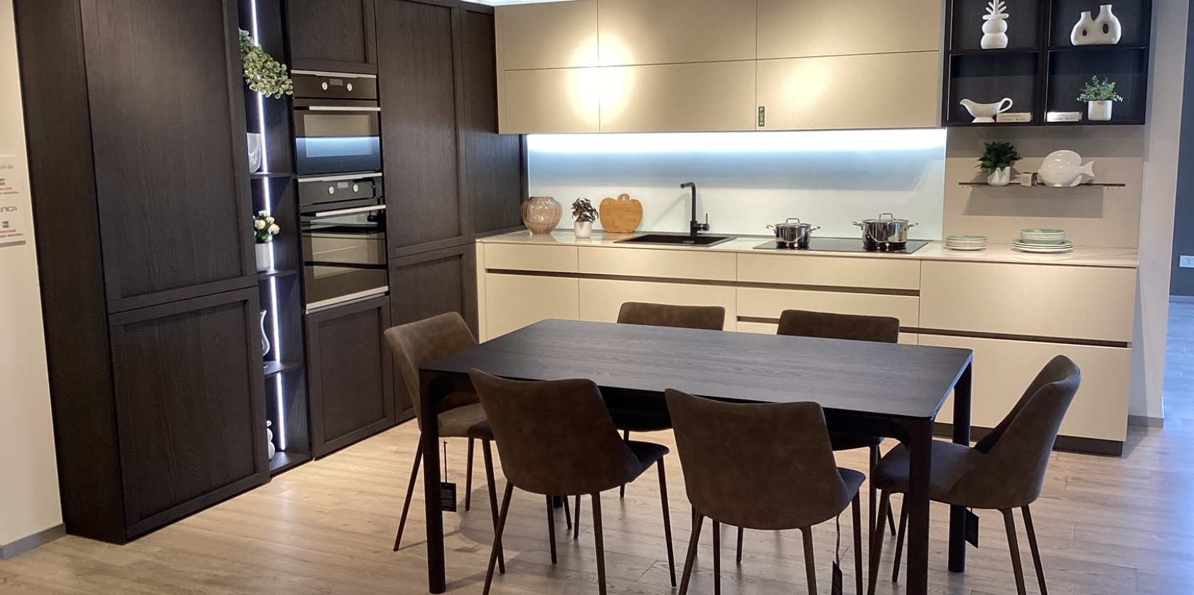 Cucina Convivio / Iconica