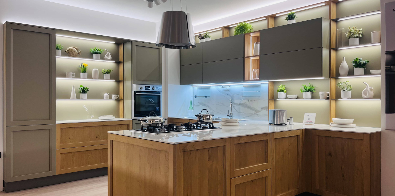 VENETA CUCINE - MILANO