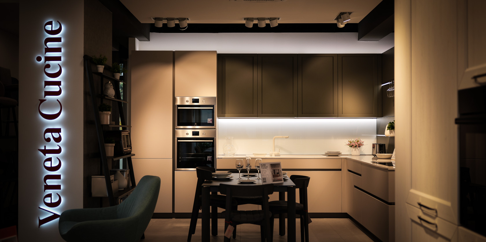 Veneta Cucine - modello Convivio e modello Iconica