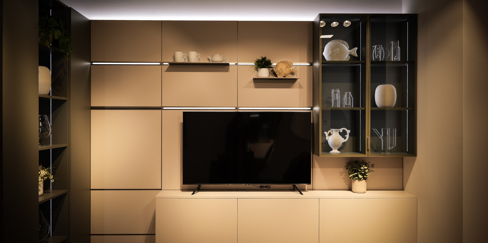 Veneta Cucine - modello Convivio e modello Iconica