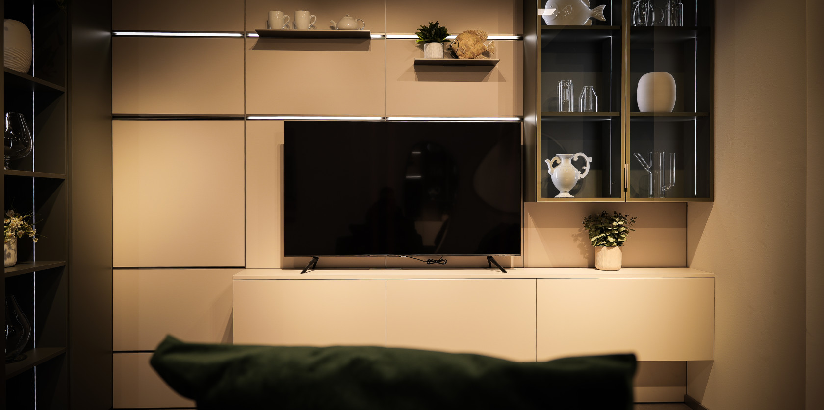 Veneta Cucine - modello Convivio e modello Iconica