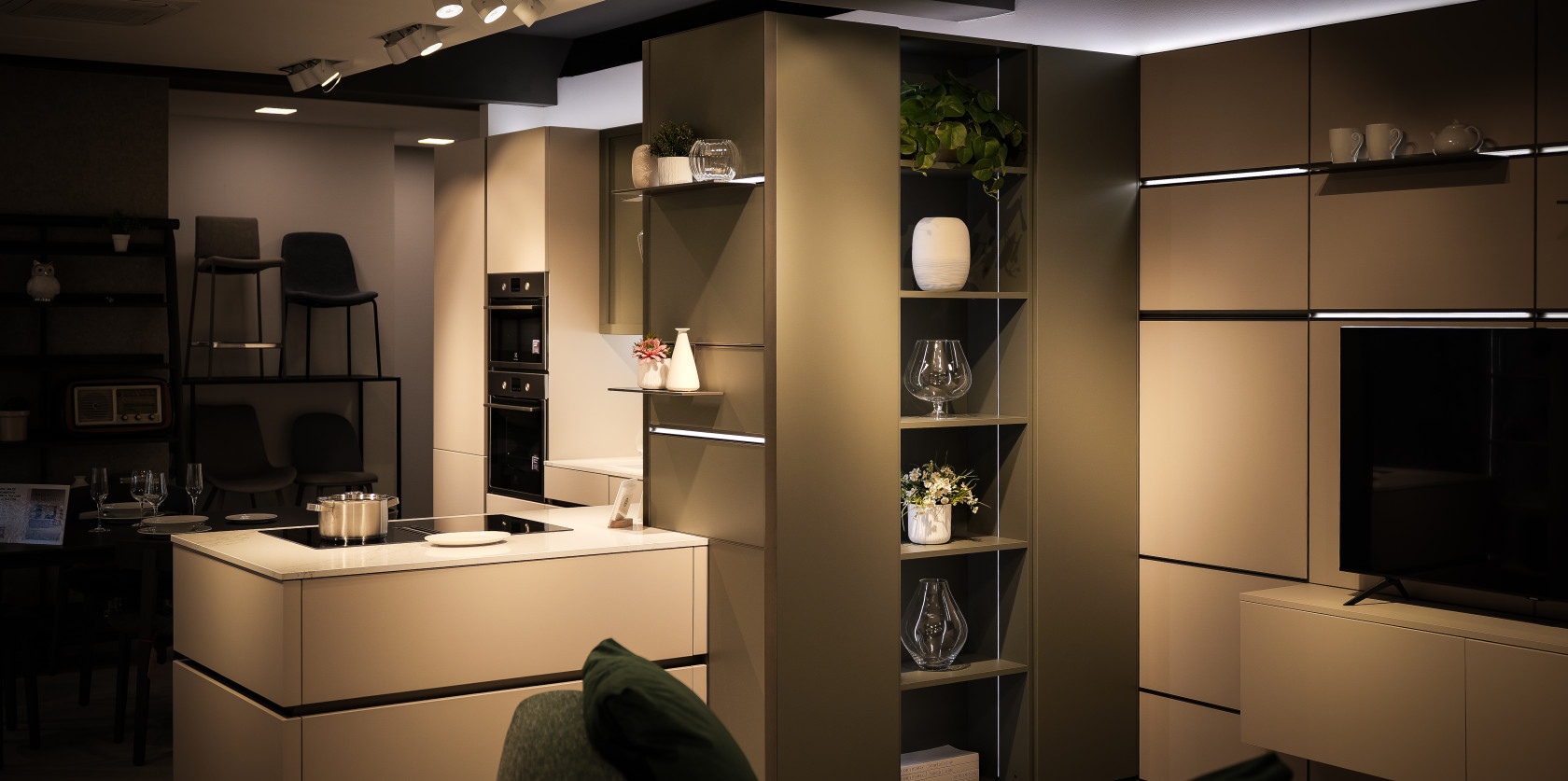 Veneta Cucine - modello Convivio e modello Iconica