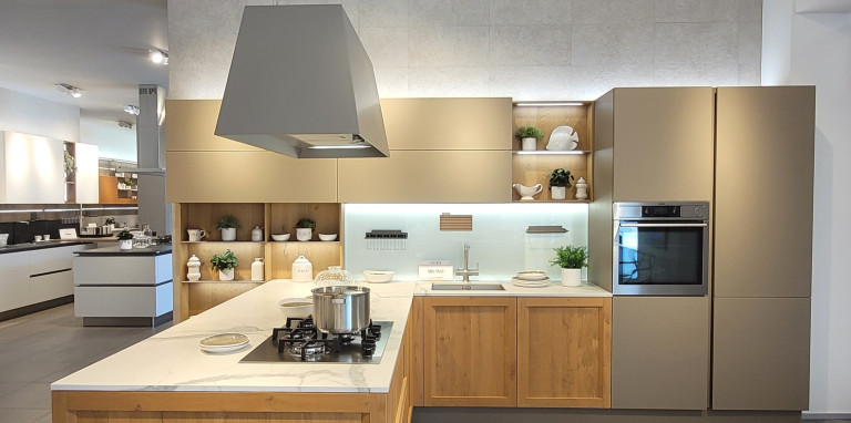 VENETA CUCINE - MILANO