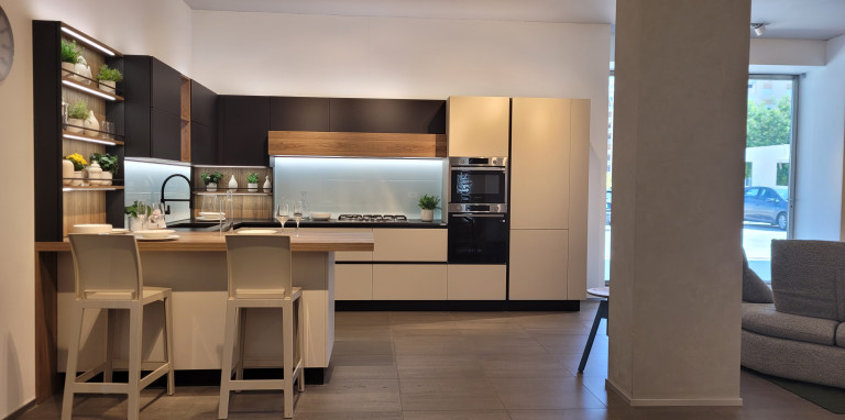 VENETA CUCINE - START TIME J 