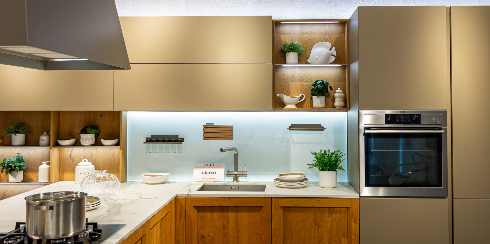 VENETA CUCINE - MILANO