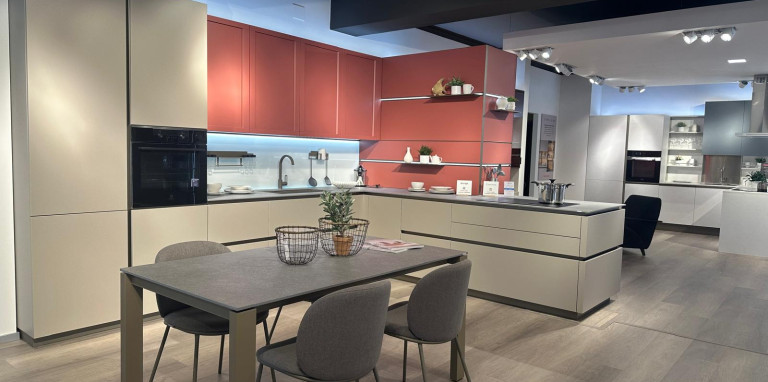 Veneta Cucine - modello Louge / Convivio