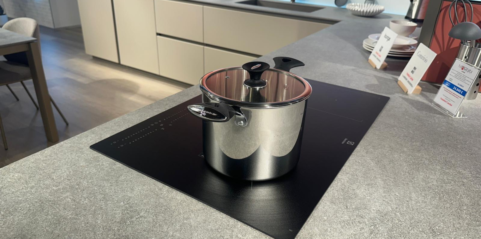 Veneta Cucine - modello Louge / Convivio