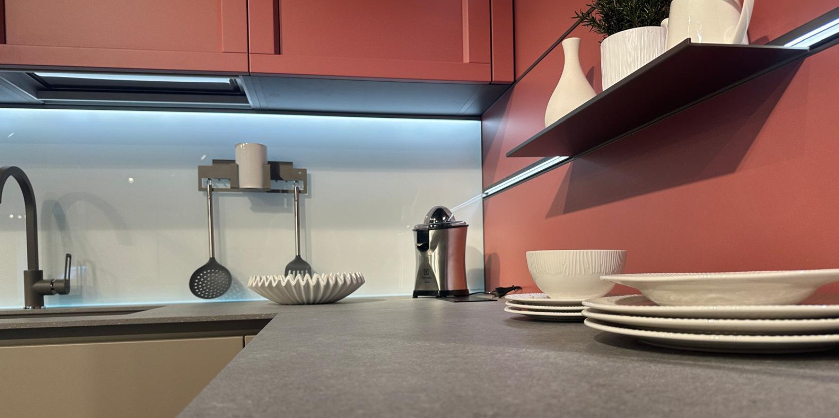 Veneta Cucine - modello Louge / Convivio